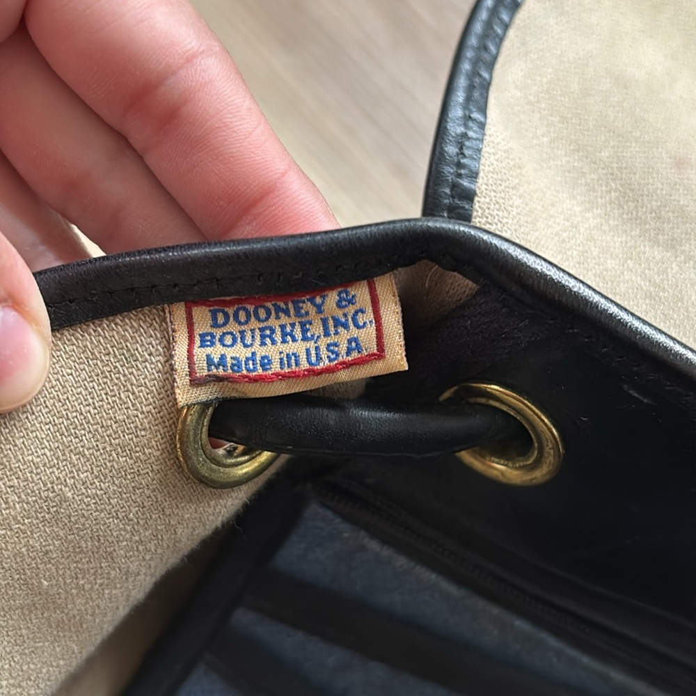 Dooney & Bourke Tan and Black Bag - Picture 2 of 9